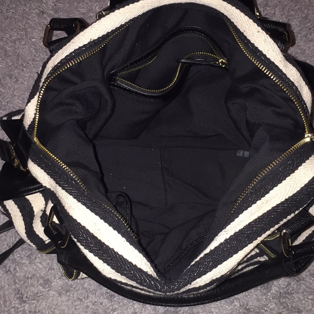 Purse - Picture 3 of 4